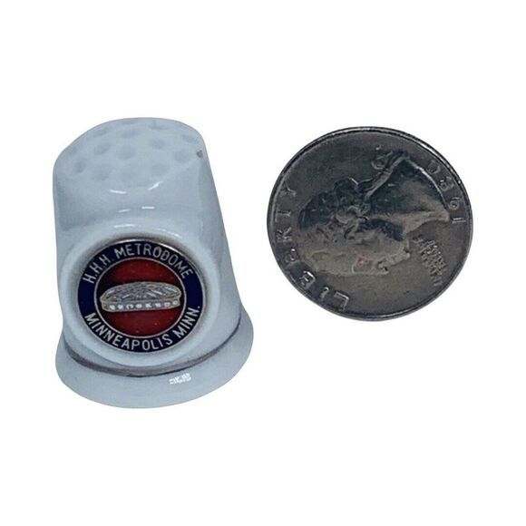 VTG HHH Metrodome Minneapolis Minnesota Bone China Sewing Thimble 1" Collectable - Picture 6 of 7